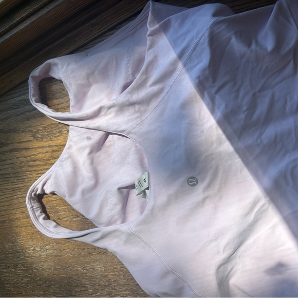 Women’s Lulu tank - Picture 3 of 4